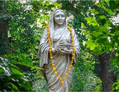 Ahilyabai Holkar statue