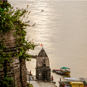 Walk to ghats
